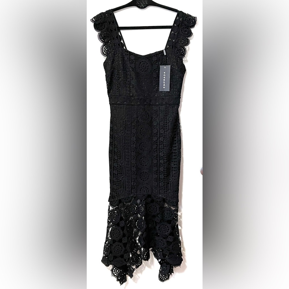 Chic Black Lace Midi Dress